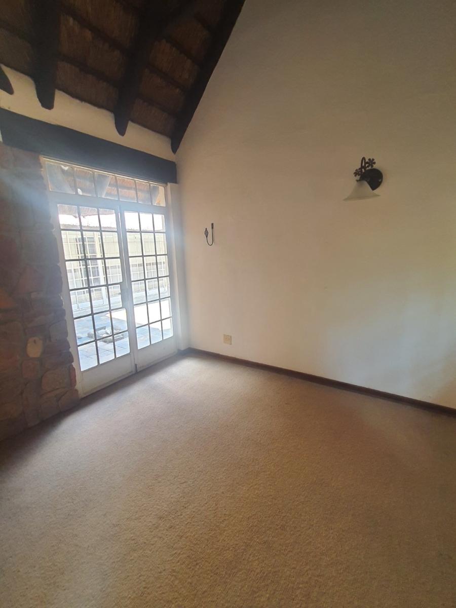 To Let 5 Bedroom Property for Rent in Hartbeespoort Rural North West